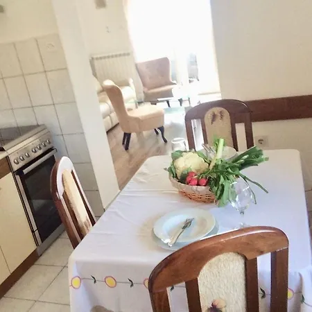 Wunderschoene Ferienwohnung In Mit Grill Und Panoramablick *